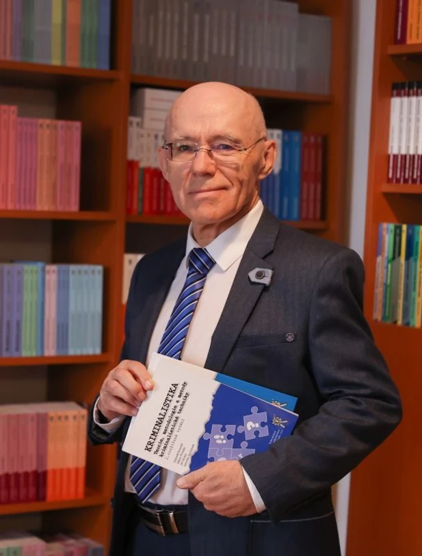 76. sjezd chemiků - Jiří Straus (Vysoká škola finanční a správní, a.s., VŠCHT Praha)