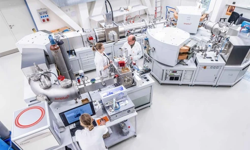 Unikátní datování pomocí urychlovačové hmotnostní spektrometrie (AMS)