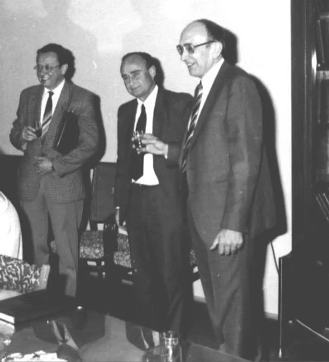 ČSHS: Obr. 10 - Na obhajobě titulu DrSc. M. Krejčího, jaro 1987. Zleva J. Janák, J. Čoupek, M. Krejčí.