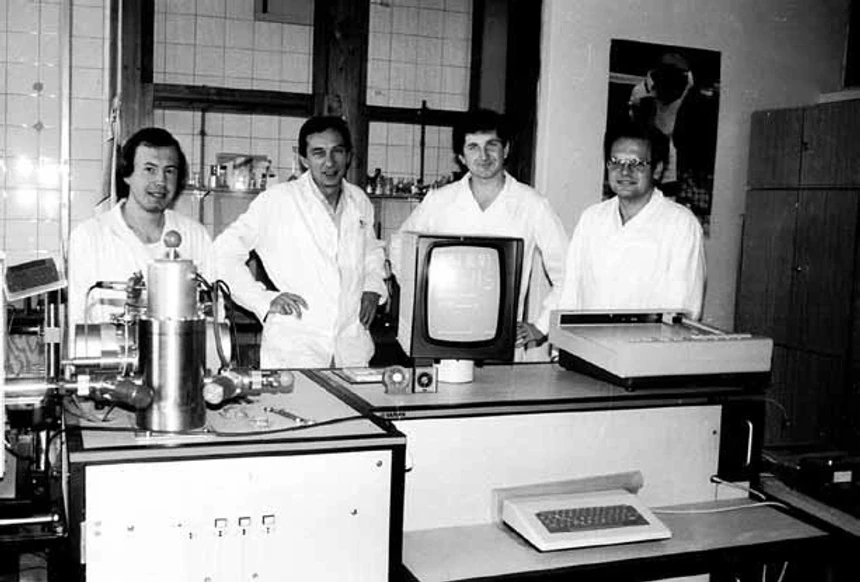 ČSHS: Obrázek 1: Autor je mladíček uprostřed