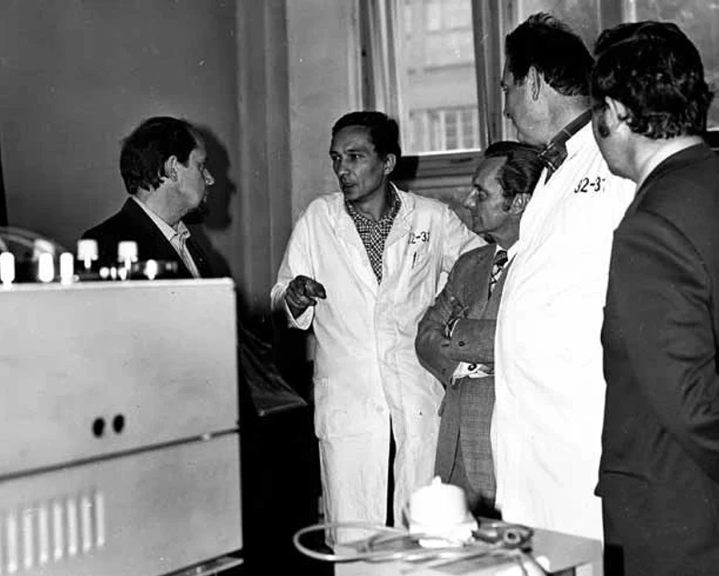 ČSHS: Obrázek 3: Jedna z návštěv. Zleva: cizinec, autor a doprovod