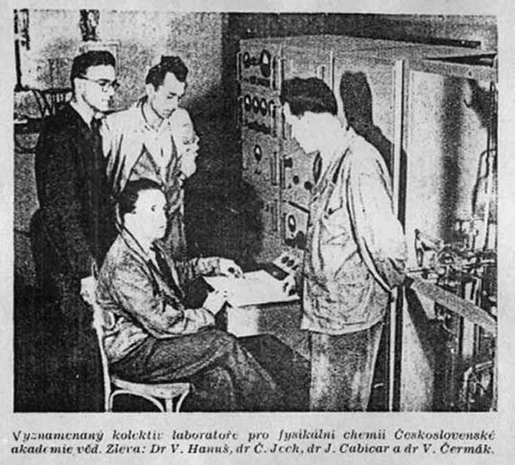 ČSHS: Obrázek 3: Novinový snímek vyznamenané skupiny