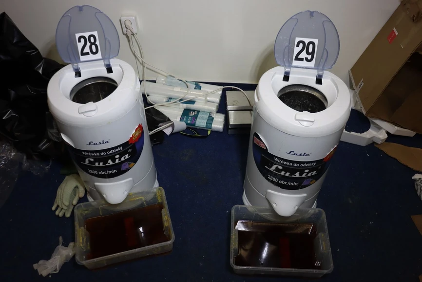 Celní Správa ČR: První laboratoř k výrobě klefedronu v Česku - Výroba návykové látky clefedron