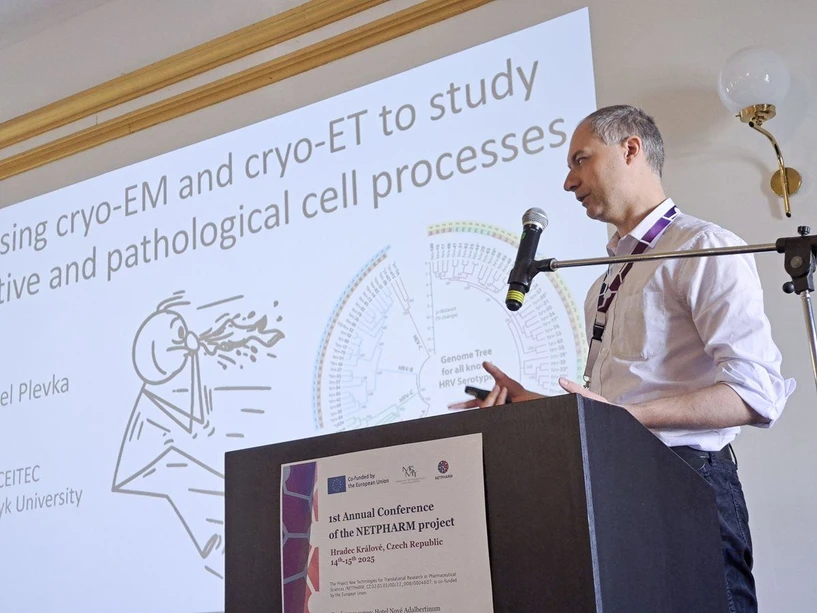 FF UK/Ing. Jan Škop/Mgr. Martina Kopecká Jurčeková: Úspěšné setkání špičkových vědců: První výroční mezinárodní konference projektu NETPHARM (doc. Pavel Plevka, CEITEC)