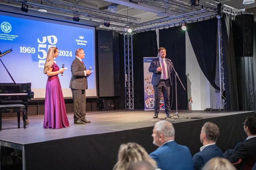 FaF UK/Jan Škop: Farmaceutická fakulta UK oslavila 55. výročí svého vzniku