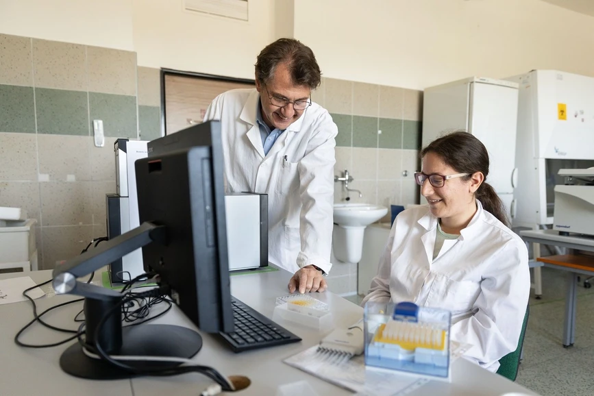 Forum UK/Michal Novotný: „Doktorandi, a především postdoci jsou základ kvalitního výzkumu. Vědě se mohou věnovat na sto procent,“ říká Petr Pávek.