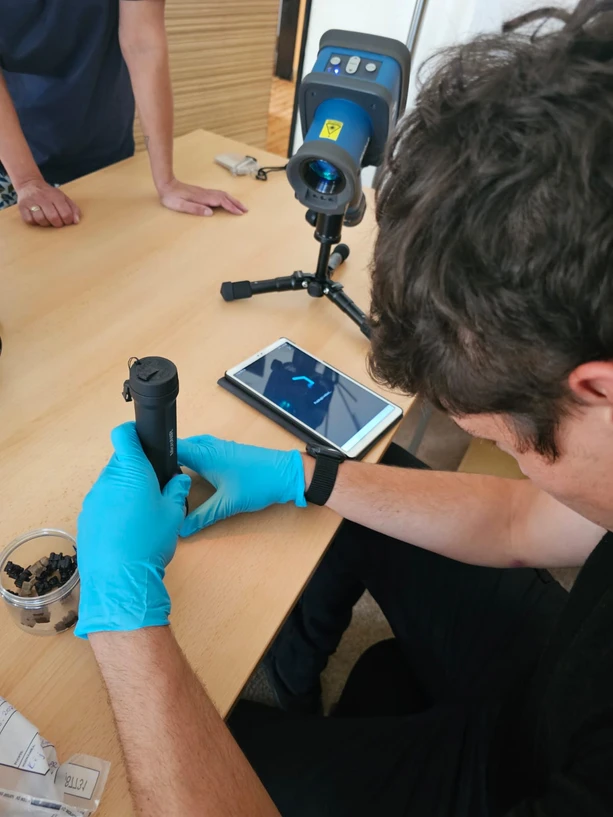 HZSCR: Spolupráce našich specialistů na chemickou ochranu s Národní protidrogovou centrálou - efektivní detekce drog