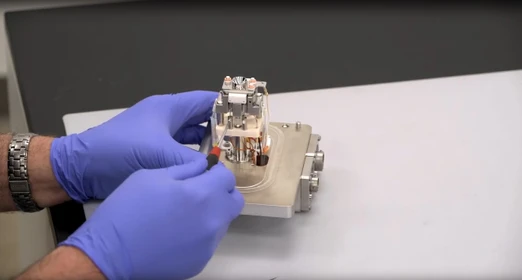 LECO Pegasus HRT+ Výměna vlákna iontového zdroje