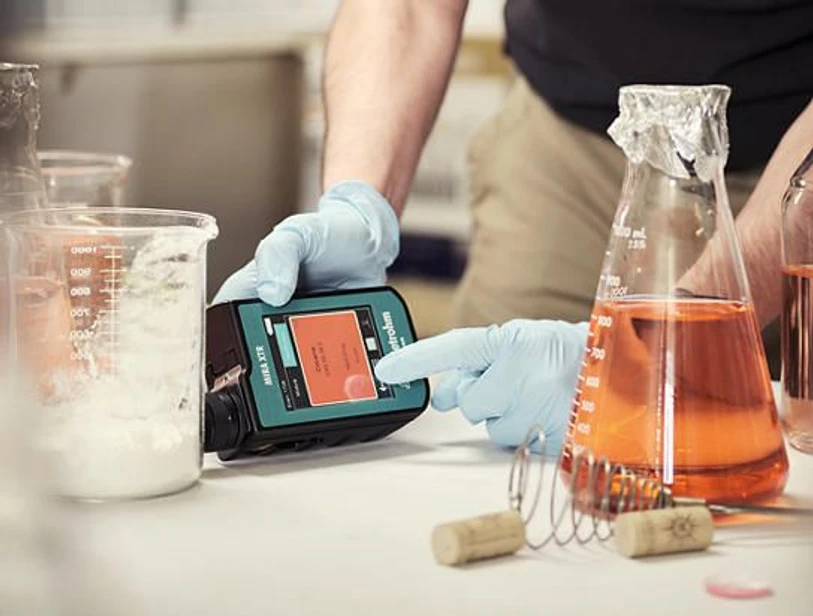 Metrohm: Ramanovy Knihovny - Ramanovy spektrometry - handheld.