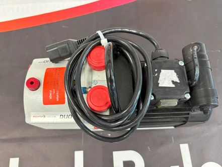 Pfeiffer Vacuum DUO 3 (G7077-80056) – Olejová dvoustupňová rotační vývěva (Bazar)