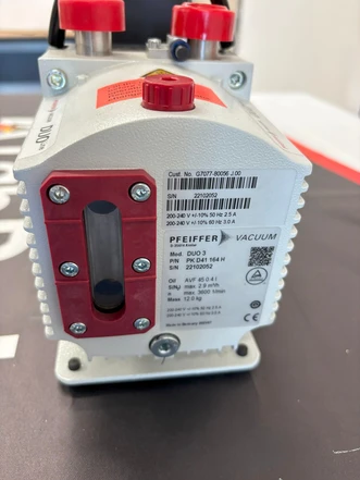 Pfeiffer Vacuum DUO 3 (G7077-80056) – Olejová dvoustupňová rotační vývěva (Bazar)