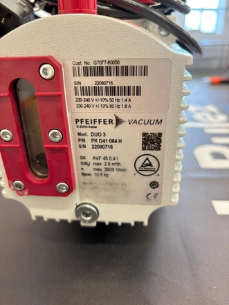 Pfeiffer Vacuum DUO 3 (G7077-80056) – Olejová dvoustupňová rotační vývěva (Bazar)