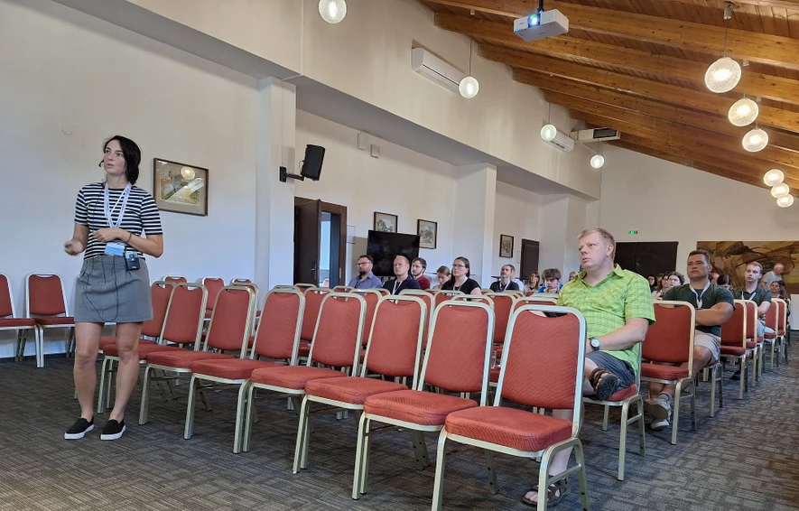 SSJMM: Acustic droplet ejection ve spojeni s ESI-MS (Anna Janovská)