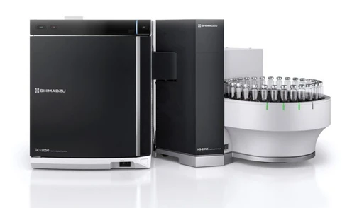 Simultánní analýza obsahu alkoholu v krvi na dvou kolonách s využitím dusíku jako nosného plynu na systému Brevis GC-2050