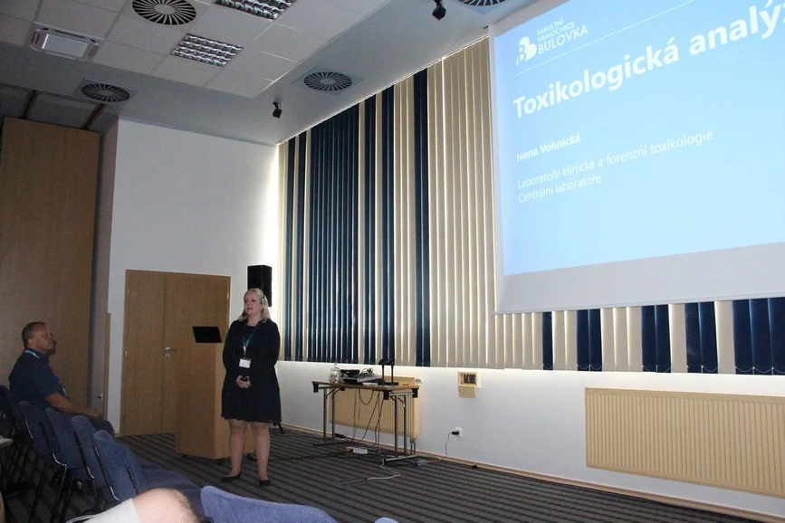 Škola hmotnostní spektrometrie: 26. Škola MS 2025 - Toxikologická analýza vlasů pomocí LC-MS (Ivana Vohnická)