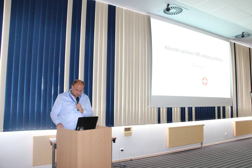 Škola hmotnostní spektrometrie: 26. Škola MS 2025 - Klinické aplikace MS analýzy proteinů (Rudolf Kupčík)