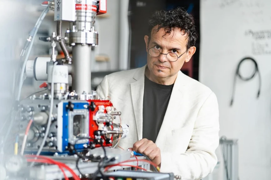 <p>AV ČR/ÚFCH JH: Přiblížit se k těžbě ve vesmíru: Češi modelují vodní gejzíry Saturnova měsíce</p>
