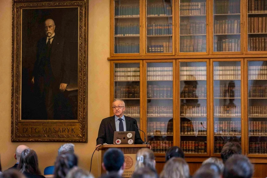 UK Forum/Hynek Glos: Profesor George Q. Daley je děkanem Harvard Medical School, jedné z nejlepších lékařských fakult na světě. V Praze radil, jak uspět v kariéře.