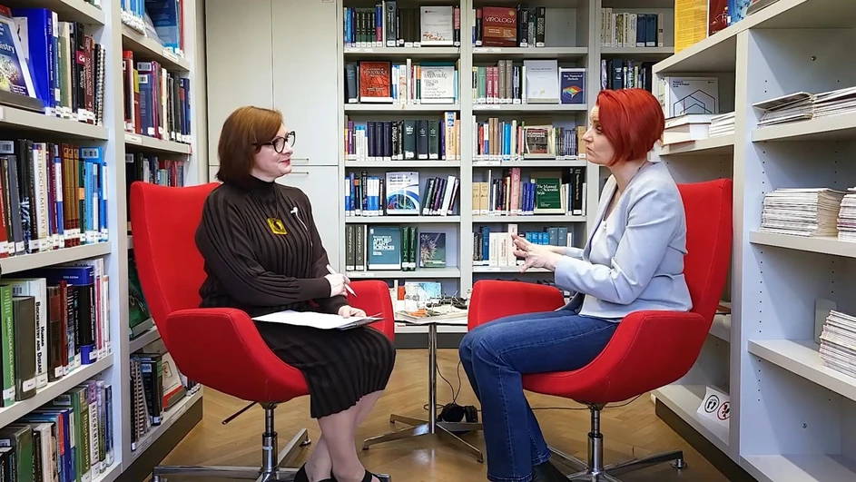 ÚOCHB AV ČR: Podcast CHEmic #2 – Neurosteroidy posunují hranice vědy, popisuje vědkyně z ÚOCHB Eva Kudová