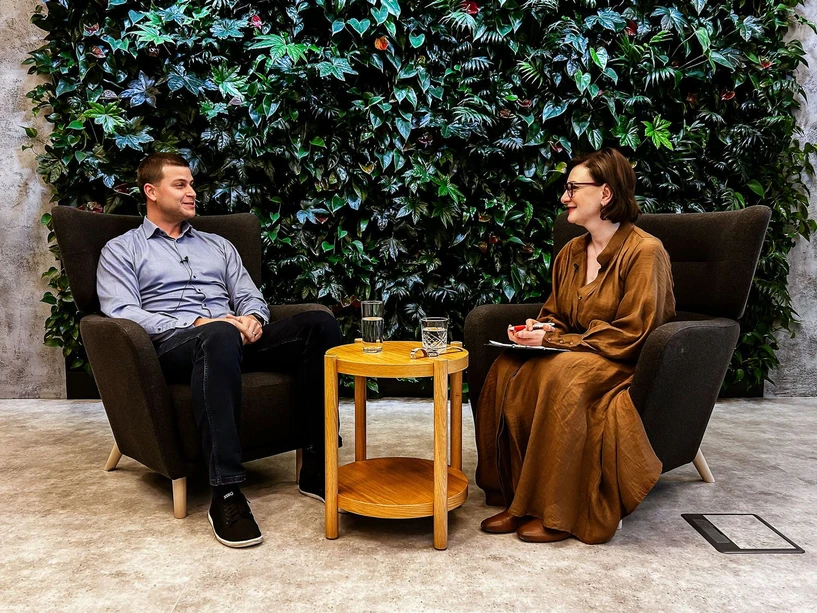 ÚOCHB/Tomáš Belloň – Podcast CHEmic #57 – Tam, kde jsou dobré vědecké nápady, se vyplatí podpořit jejich uvedení do praxe.