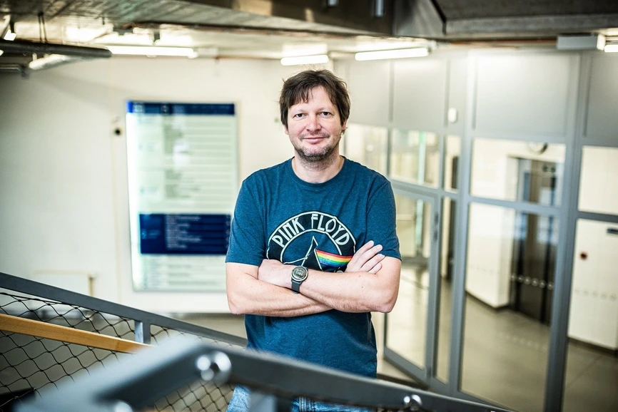 ÚOCHB / Tomáš Belloň: Dr. Evžen Bouřa, vedoucí vědecké skupiny Strukturní biologie membrán, ÚOCHB.