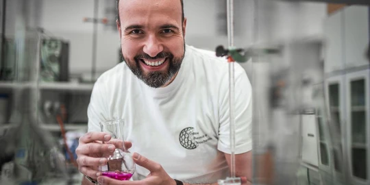 Proč selhává léčba rakoviny? Na vině může být i protein chránící rakovinné buňky