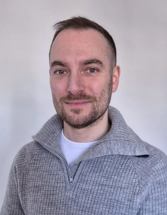 GAČR 2025: Chování biomolekul před vznikem života