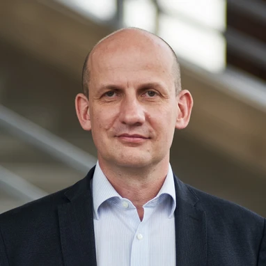 Nejsem revolucionář (Profesor Petr Zámostný)