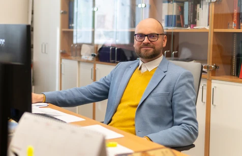 Vedle chemie se podílím i na předvýchově vodících psů