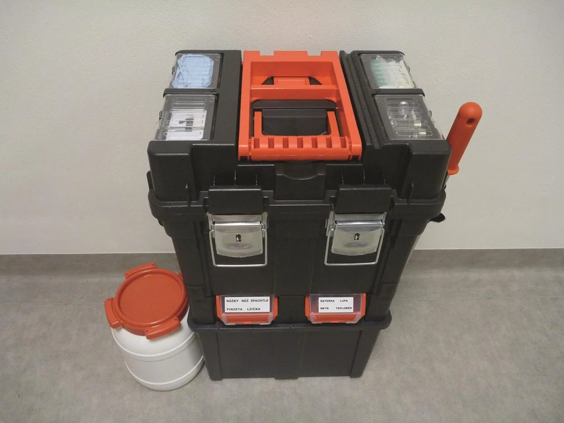 <p>HZS ČR: Vzorkovací souprava pro chemické laboratoře HZS ČR</p>
