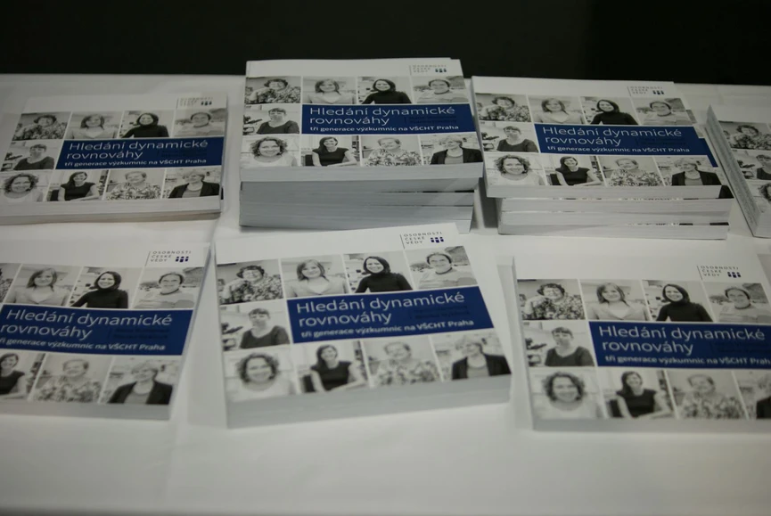 <p>Vysoká škola chemicko-technologická v Praze: Hledání dynamické rovnováhy, tři generace výzkumnic na VŠCHT Praha</p>
