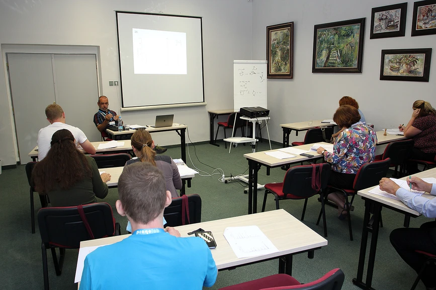 Spektroskopická společnost Jana Marka Marci/Tomáš Hájek: Kurz „Interpretace  EI  spekter“